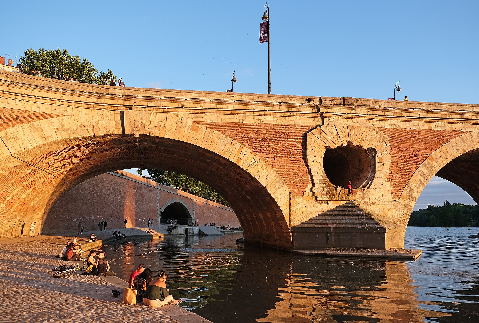Pont-Neuf de Toulouse sur la Garonne