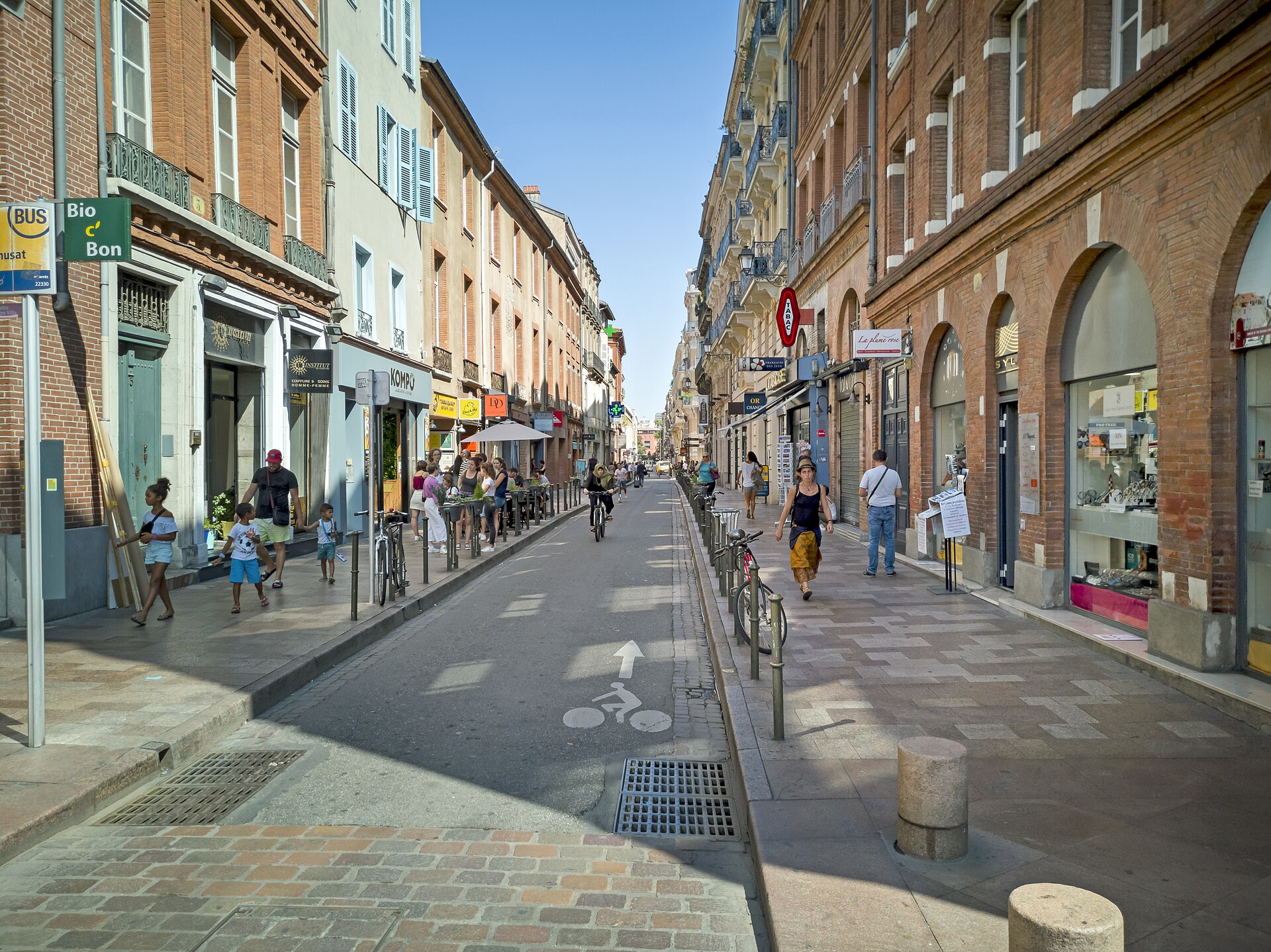Rue de Remusat vue depuis la place du Capitole, Toulouse